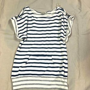 Casual light weight trendy top Sz Small